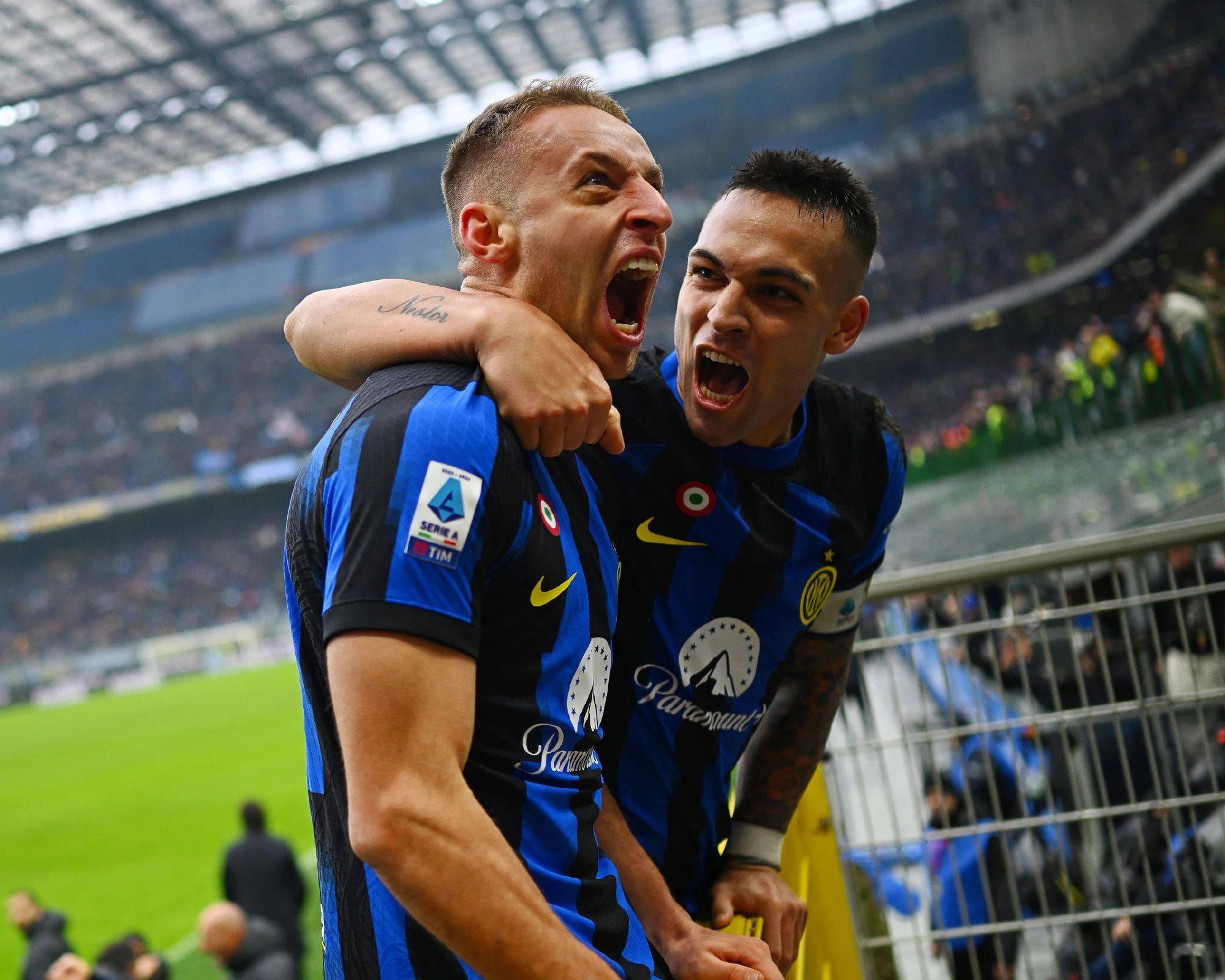 了无数目光 了无数目光